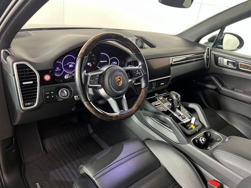 2022 Porsche Cayenne Platinum Edition