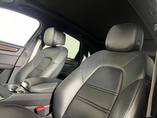 2022 Porsche Cayenne Platinum Edition