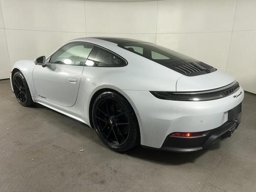 2026 Porsche 911 Carrera GTS