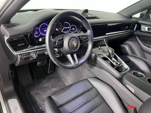 Chalk 2023 Porsche Panamera 4S