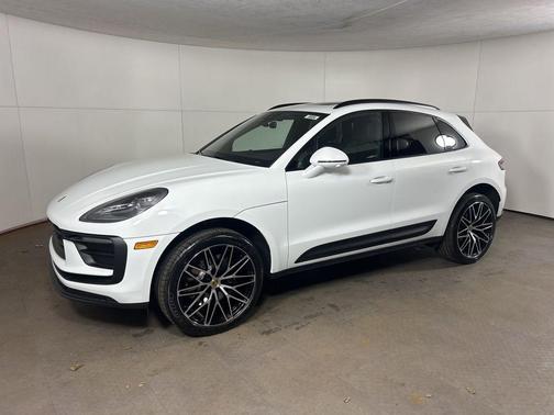 2026 Porsche Macan Base