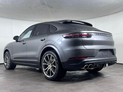 Quartzite Grey Metallic 2022 Porsche Cayenne S Coupe AWD