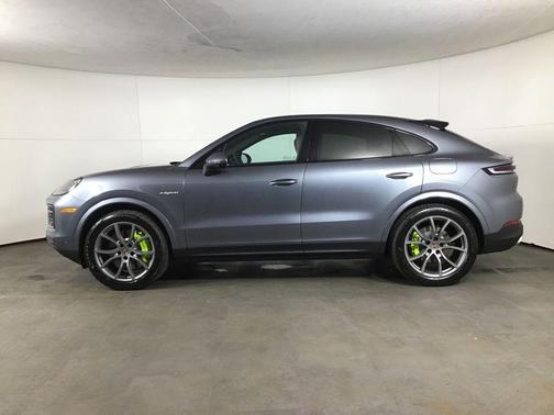 Platinum Silver Metallic 2026 Porsche Cayenne Base