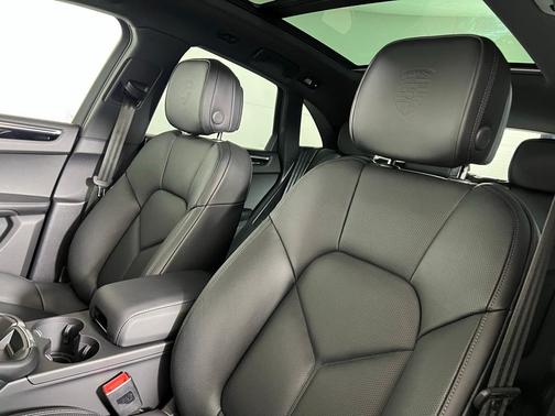 2026 Porsche Macan T