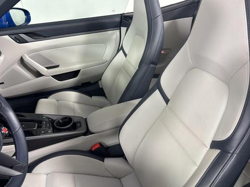 2025 Porsche 911 Carrera