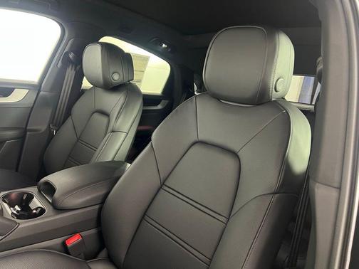 2026 Porsche Cayenne AWD