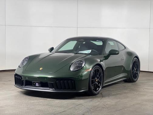 2026 Porsche 911 Carrera 4 GTS