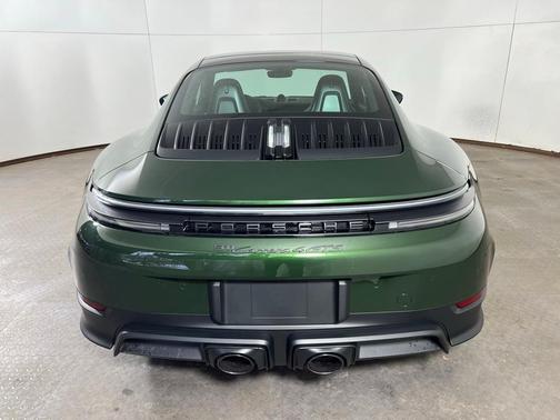 2026 Porsche 911 Carrera 4 GTS