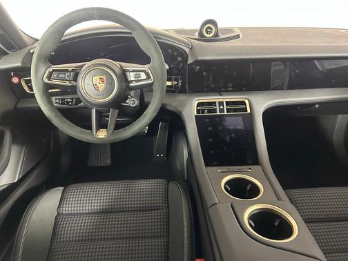 2025 Porsche Taycan 4S