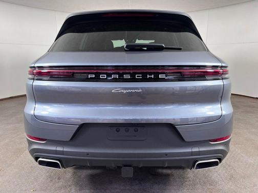 Platinum Silver Metallic 2026 Porsche Cayenne Base