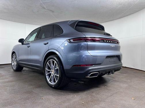 Platinum Silver Metallic 2026 Porsche Cayenne Base