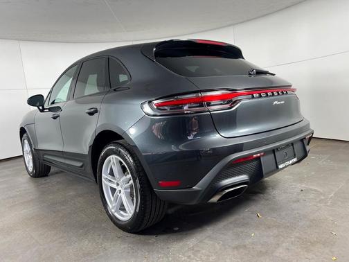 2025 Porsche Macan 