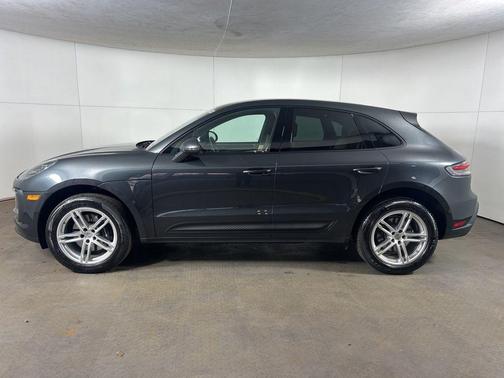 Volcano Grey Metallic 2025 Porsche Macan