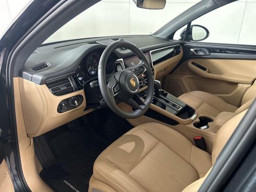 Volcano Grey Metallic 2025 Porsche Macan