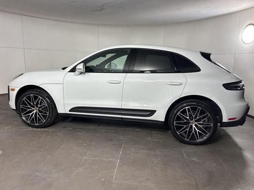 2023 Porsche Macan 
