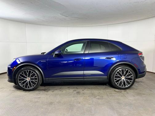 2026 Porsche Macan 4