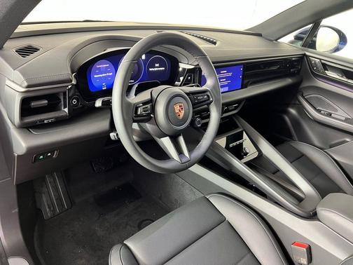 2026 Porsche Macan 4