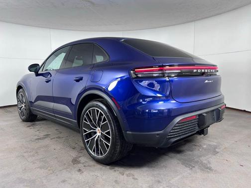 2026 Porsche Macan 4