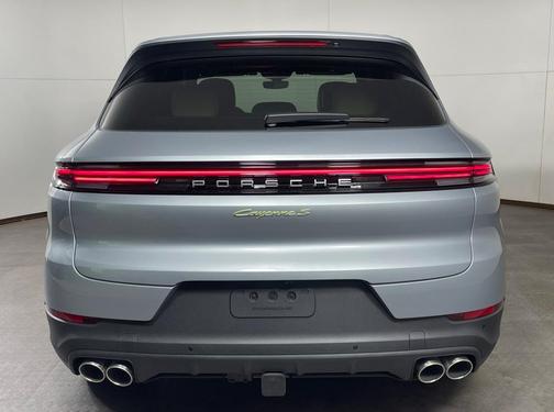 2025 Porsche Cayenne S