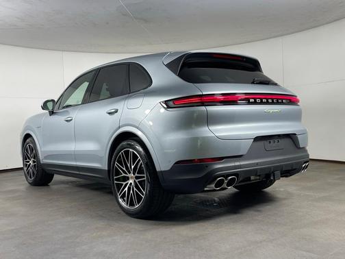 2025 Porsche Cayenne S