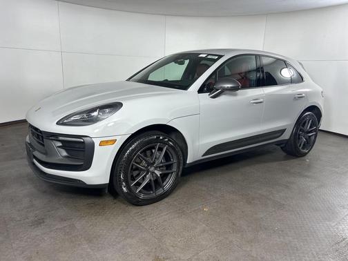 2023 Porsche Macan T