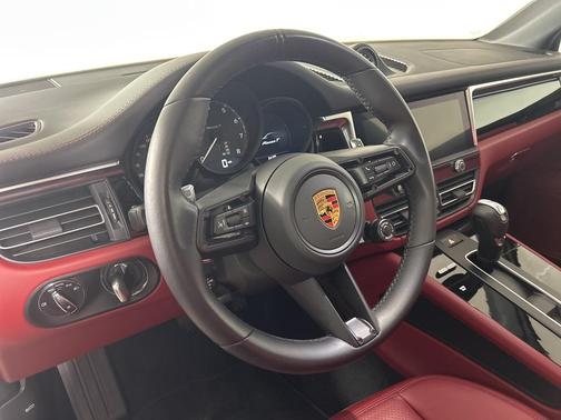 2023 Porsche Macan T