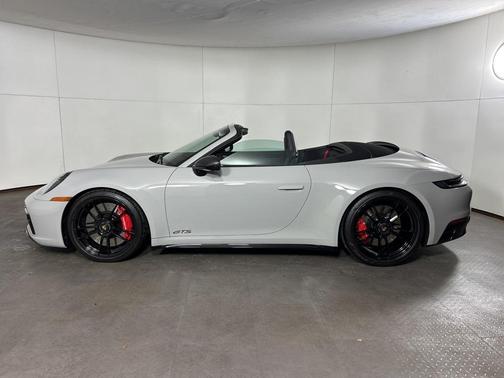 2024 Porsche 911 Carrera 4 GTS