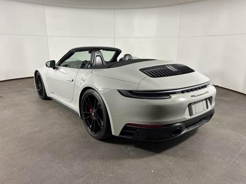 2024 Porsche 911 Carrera 4 GTS