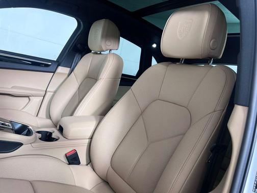 White 2026 Porsche Macan Base