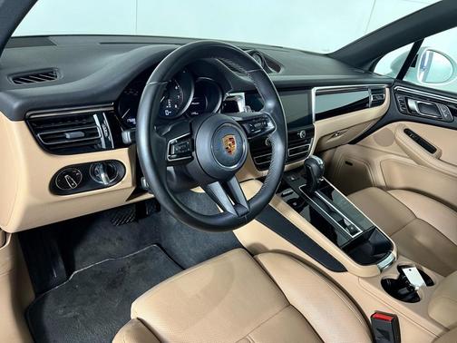 2023 Porsche Macan 