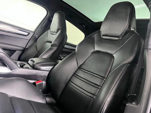 Carrara White Metallic 2023 Porsche Cayenne Turbo Coupe AWD
