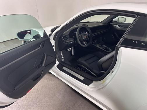 2025 Porsche 911 Carrera S