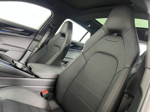 2026 Porsche Panamera 4