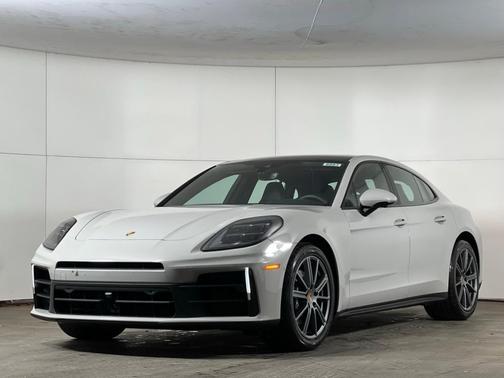 2026 Porsche Panamera 4