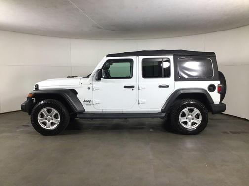 Bright White Clearcoat 2018 Jeep Wrangler Unlimited Sport