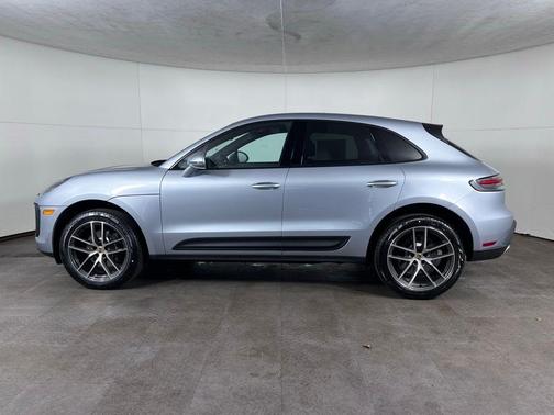 Dolomite Silver Metallic 2026 Porsche Macan Base