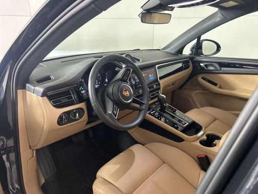 Volcano Grey Metallic 2025 Porsche Macan