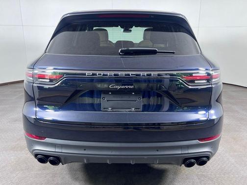 Moonlight Blue Metallic 2023 Porsche Cayenne Platinum Edition