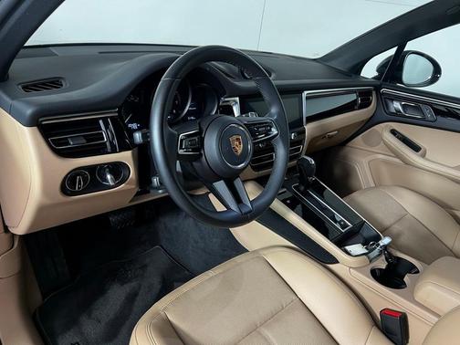 2023 Porsche Macan 