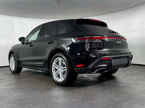 2023 Porsche Macan 