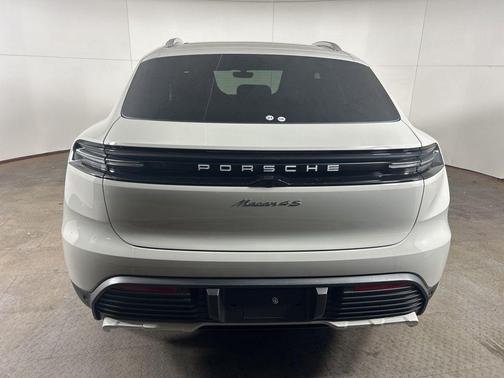 2026 Porsche Macan 4S