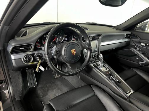 2013 Porsche 911 Carrera 4