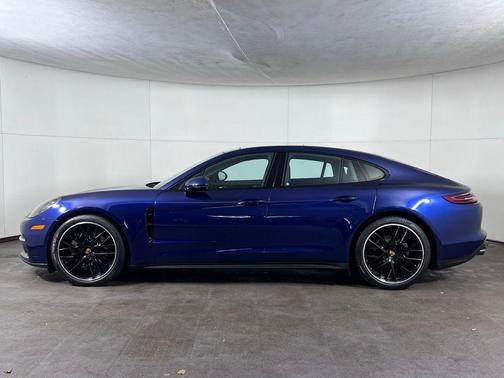 Gentian Blue Metallic 2020 Porsche Panamera 4S