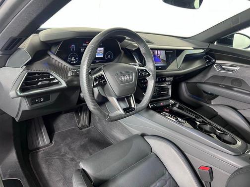 Suzuka Gray Metallic 2023 Audi e-tron GT Premium Plus