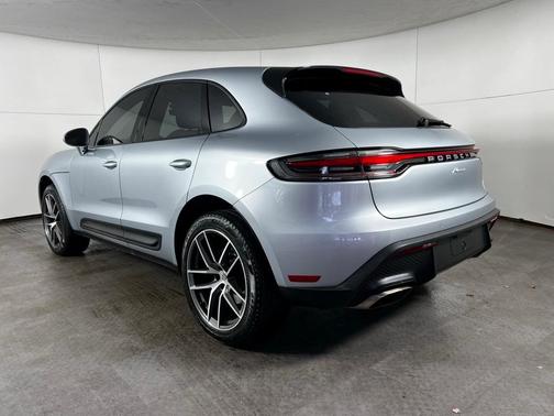 2022 Porsche Macan Base