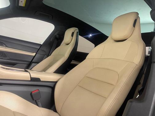 2022 Porsche Taycan Turbo