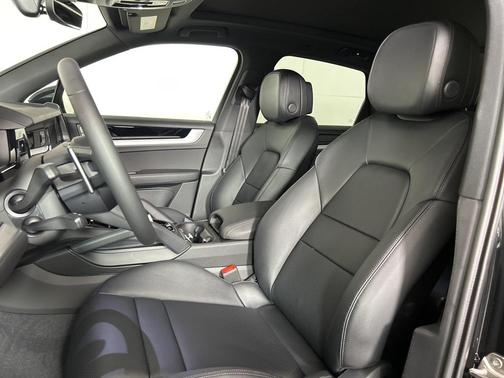 2025 Porsche Cayenne Base