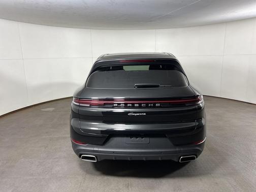 2025 Porsche Cayenne Base