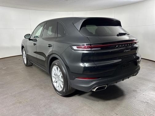 2025 Porsche Cayenne Base