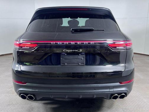 Black Metallic 2023 Porsche Cayenne S